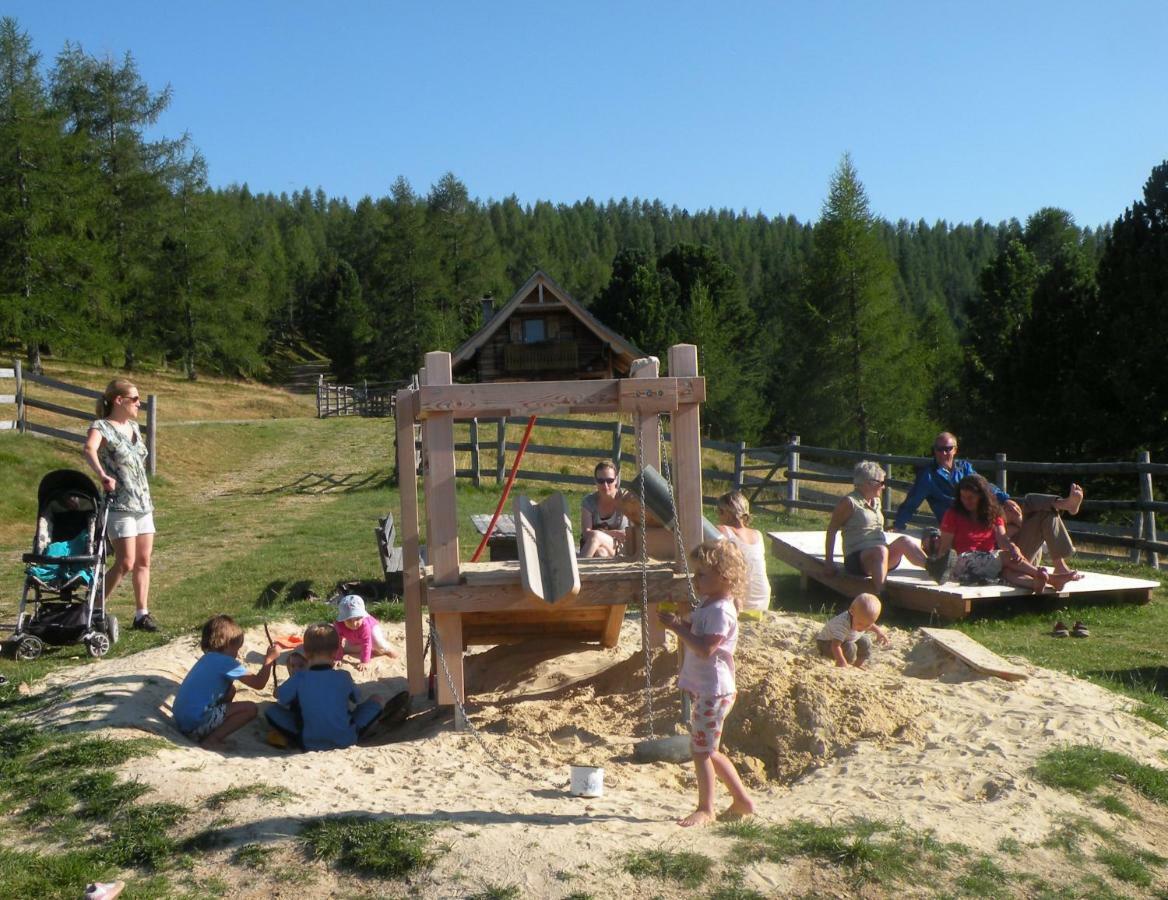 Hiasl Zirbenhuette Hotel Hochrindl Luaran gambar