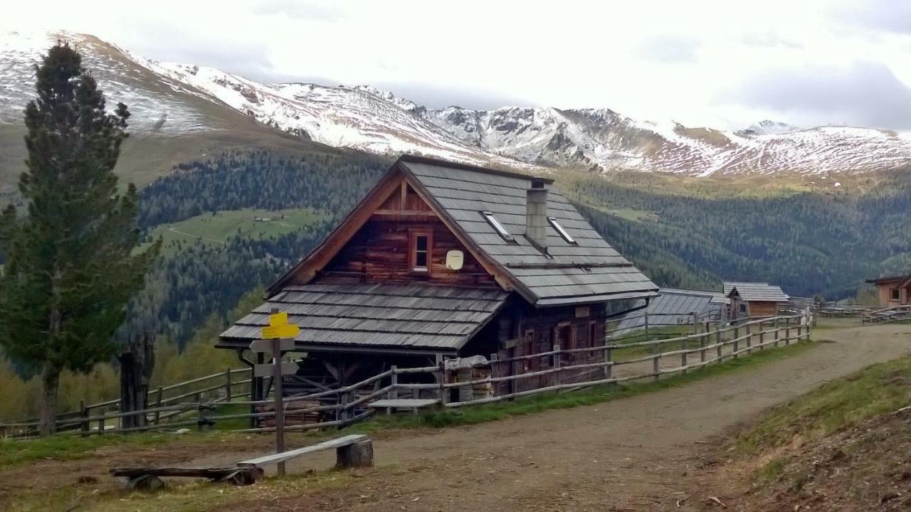 Hiasl Zirbenhuette Hotel Hochrindl Luaran gambar
