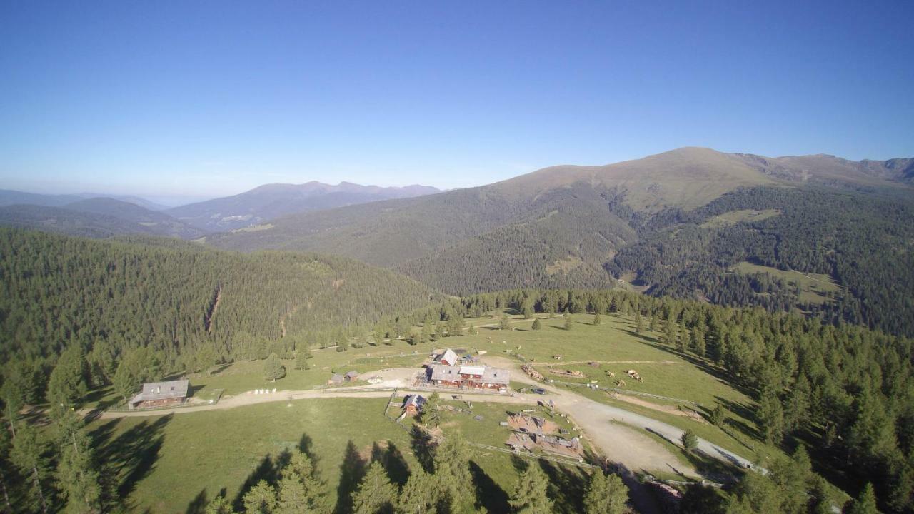 Hiasl Zirbenhuette Hotel Hochrindl Luaran gambar
